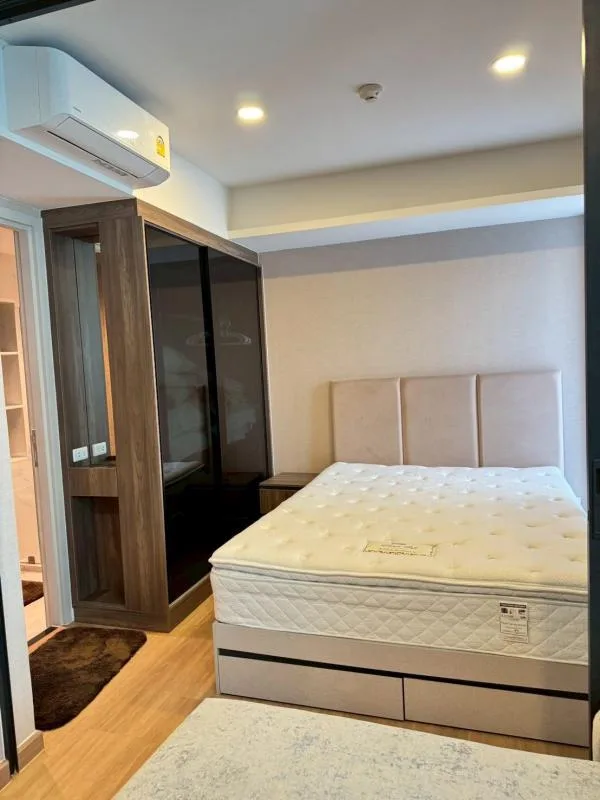 Lloyd Soonvijai-thonglor — photo 13