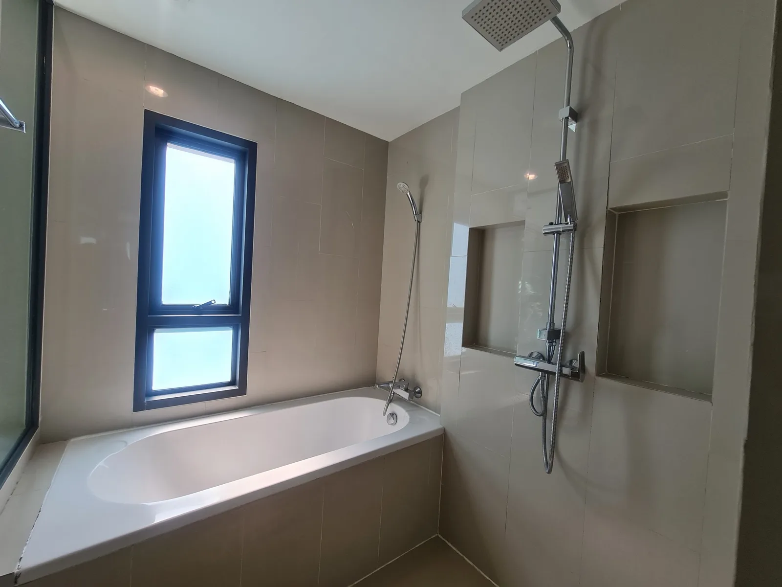 D 25 Thonglor — photo 6