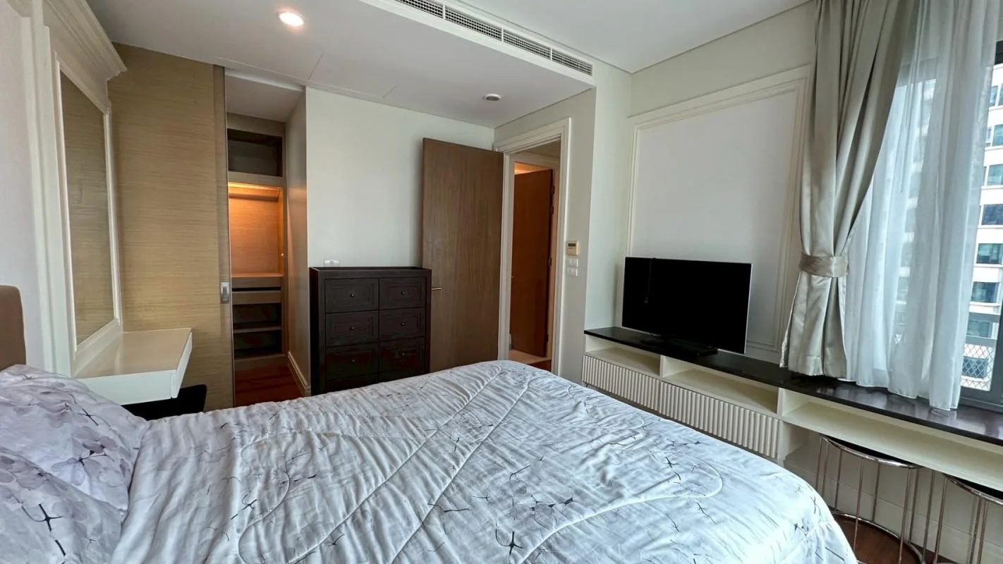 Bright Sukhumvit 24 — photo 13