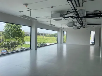Office Building Phatthanakan 31/1