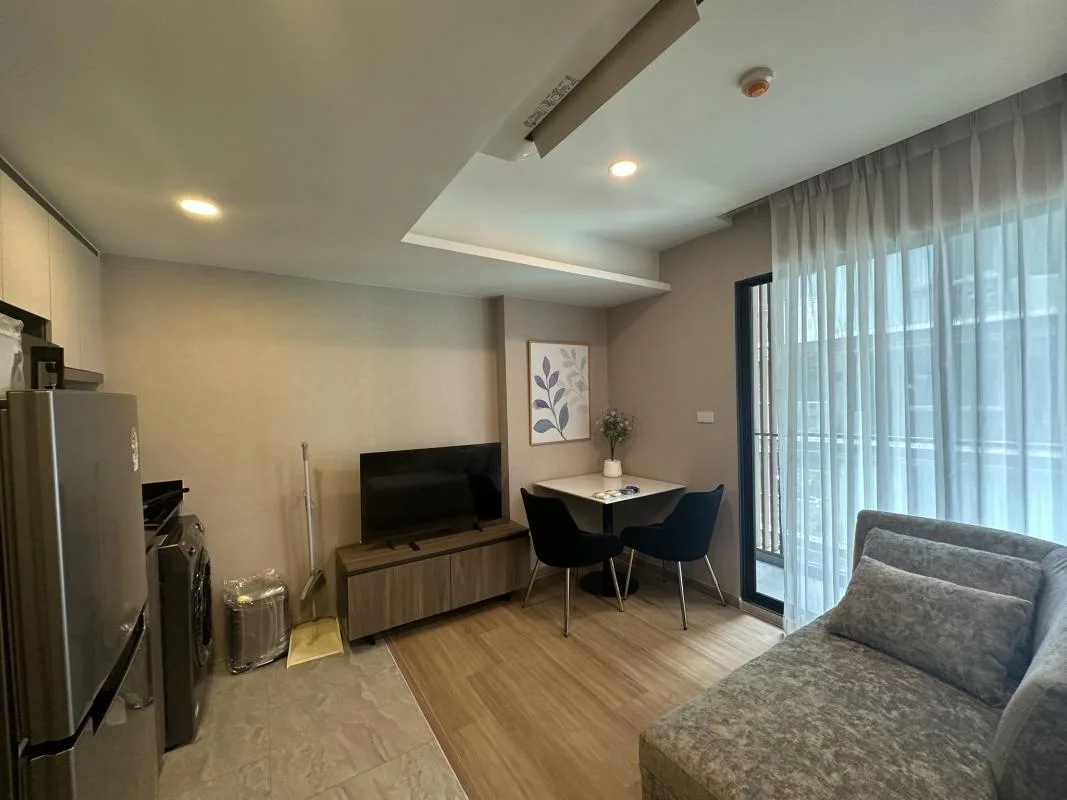 Lloyd Soonvijai-thonglor — photo 1