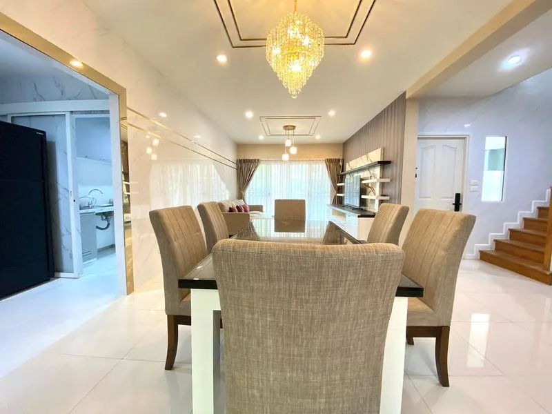 Passorn Prestige Luxe Pattanakarn — photo 2