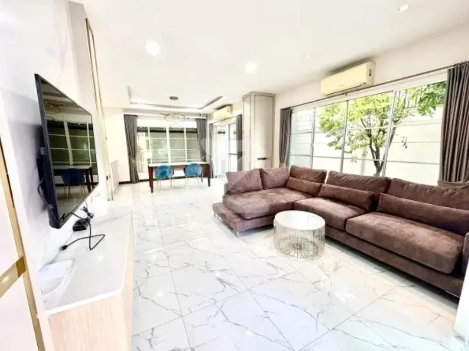 Nantawan Sathorn-ratchaphruk — photo 3