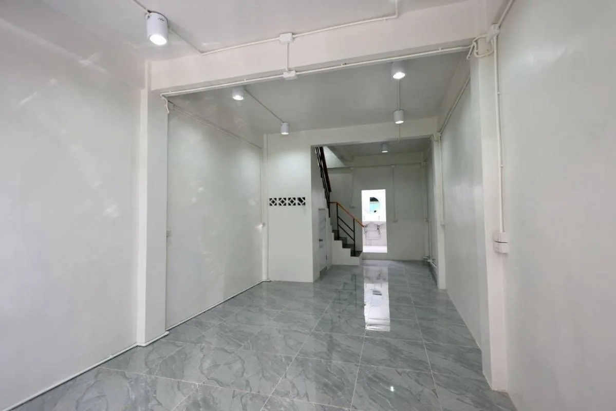 Townhome — photo 11