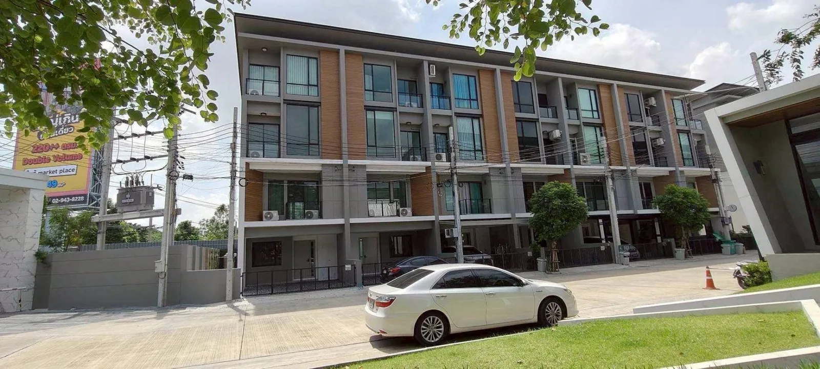 Townhome — photo 16