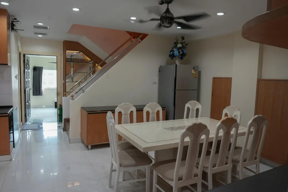 Townhome — photo 6