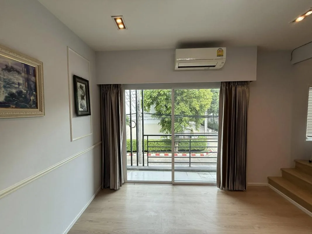 Baan Klang Muang Sukhumvit 77 — photo 14