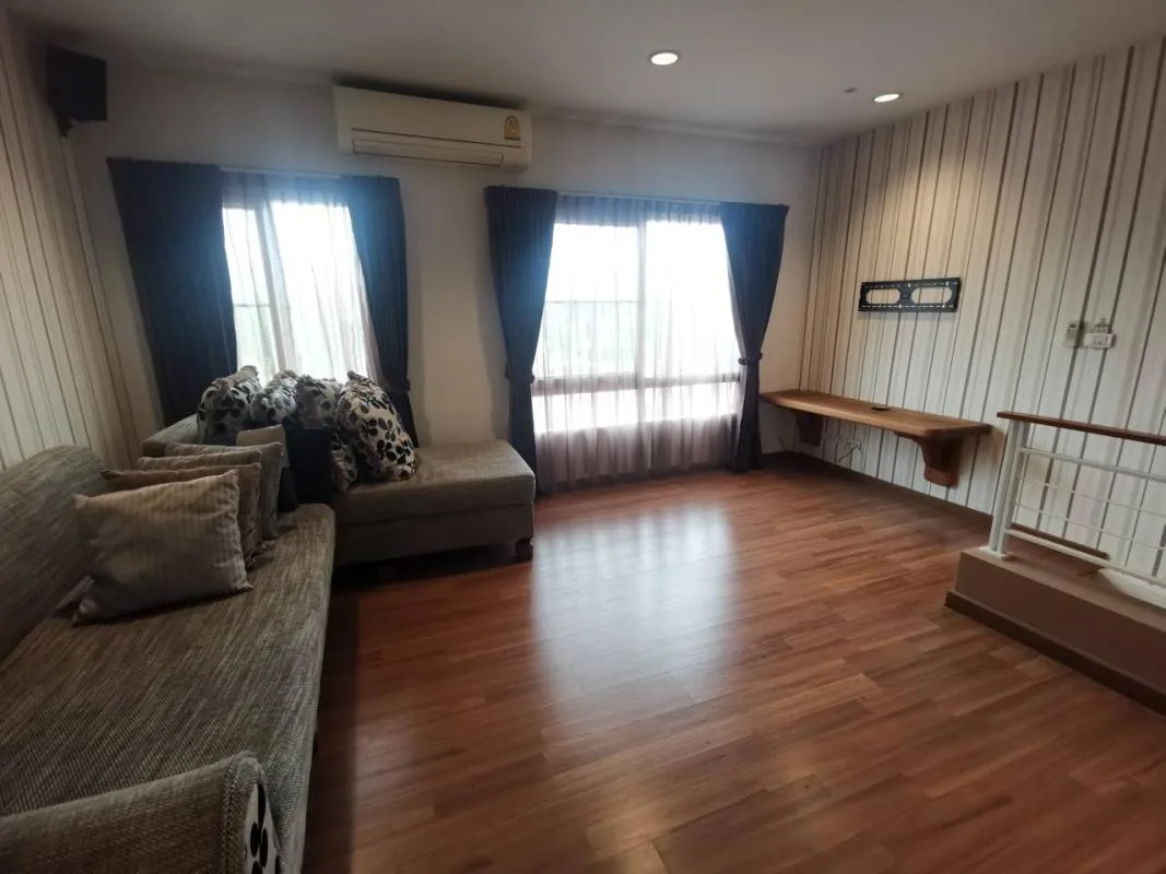 Townhome — photo 1