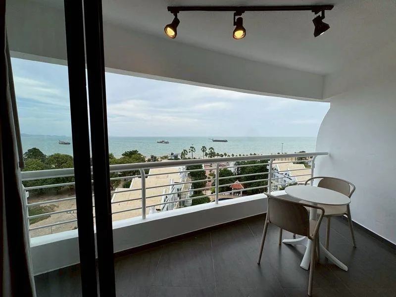 Metro Jomtien Condotel — photo 11