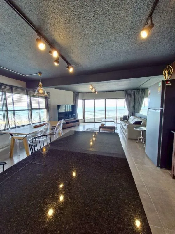Metro Jomtien Condotel — photo 8