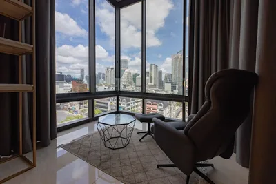 Ashton Silom