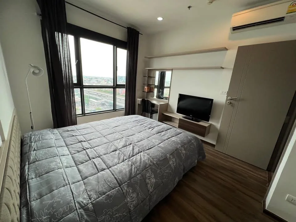 Teal Sathorn-taksin — photo 4
