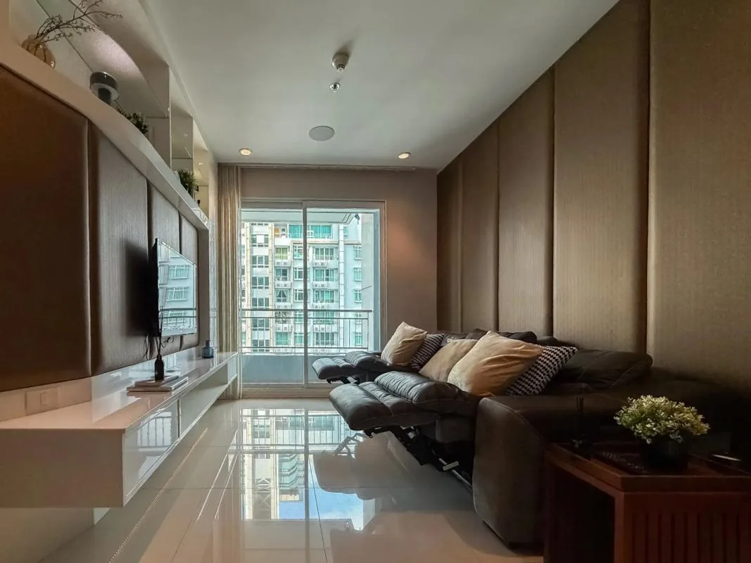 Circle Condominium — photo 3