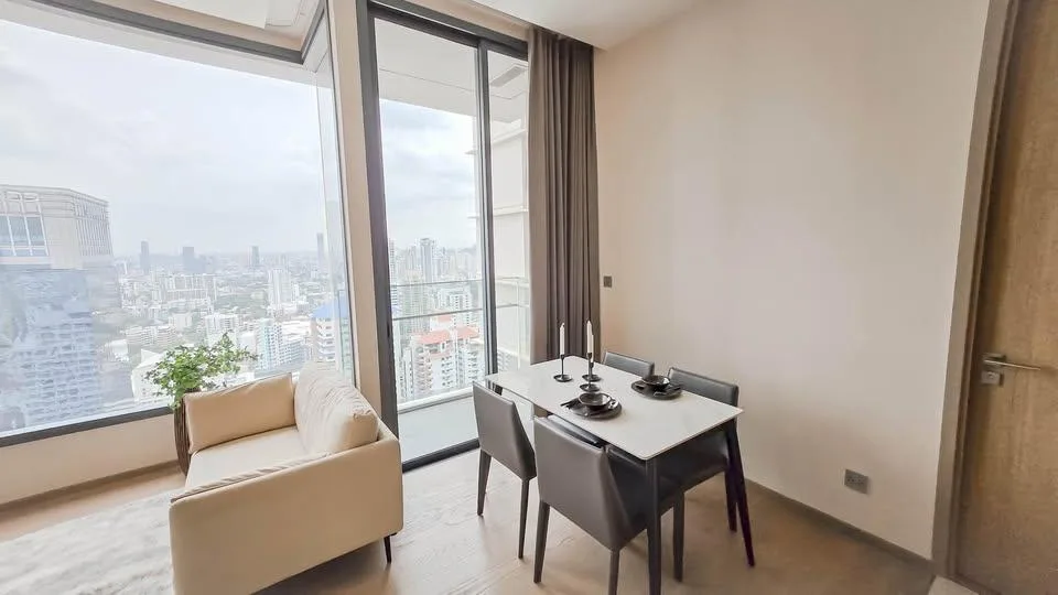 The Esse Asoke — photo 4