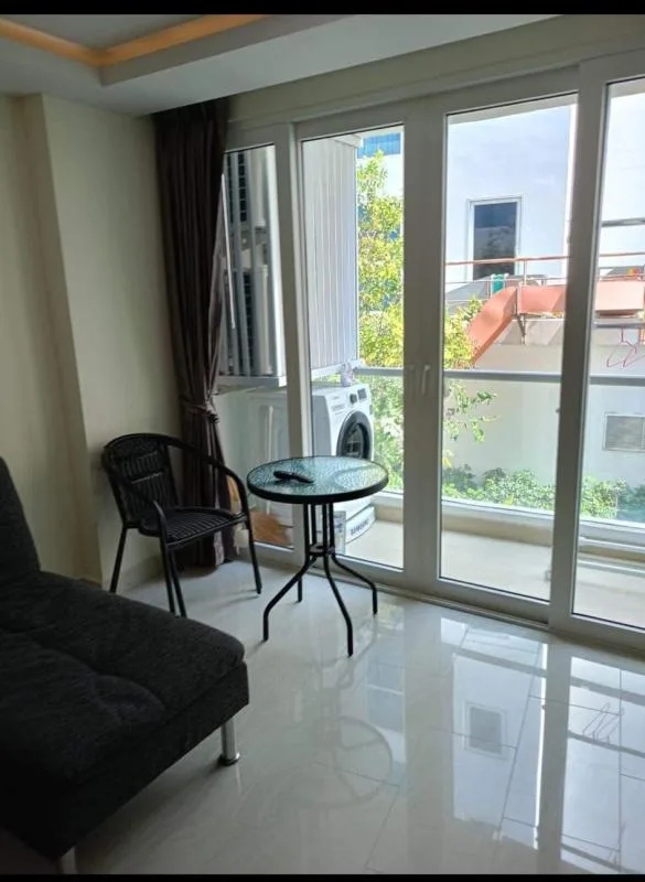 Grand Avenue Residence — photo 2