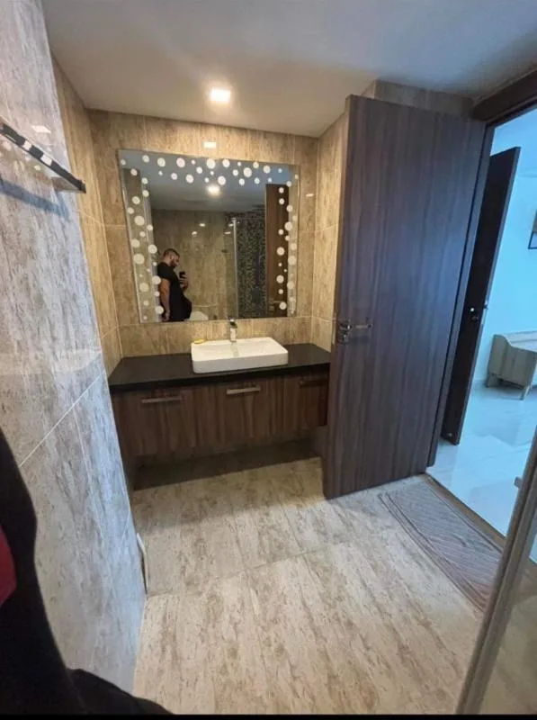 Grand Avenue Residence — photo 9