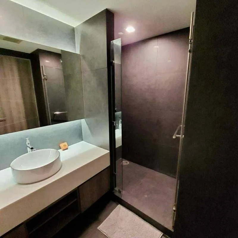 Trapezo Sukhumvit 16 — photo 19