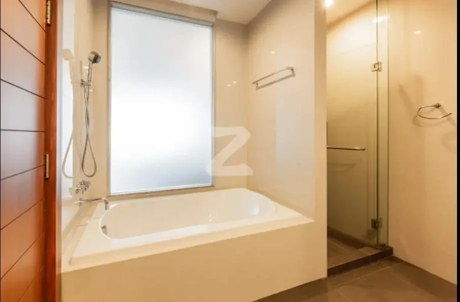 Movenpick White Sand Beach — photo 11