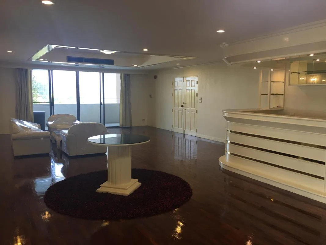 Oriental Towers — photo 16
