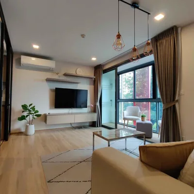 Taka Haus Ekamai 12