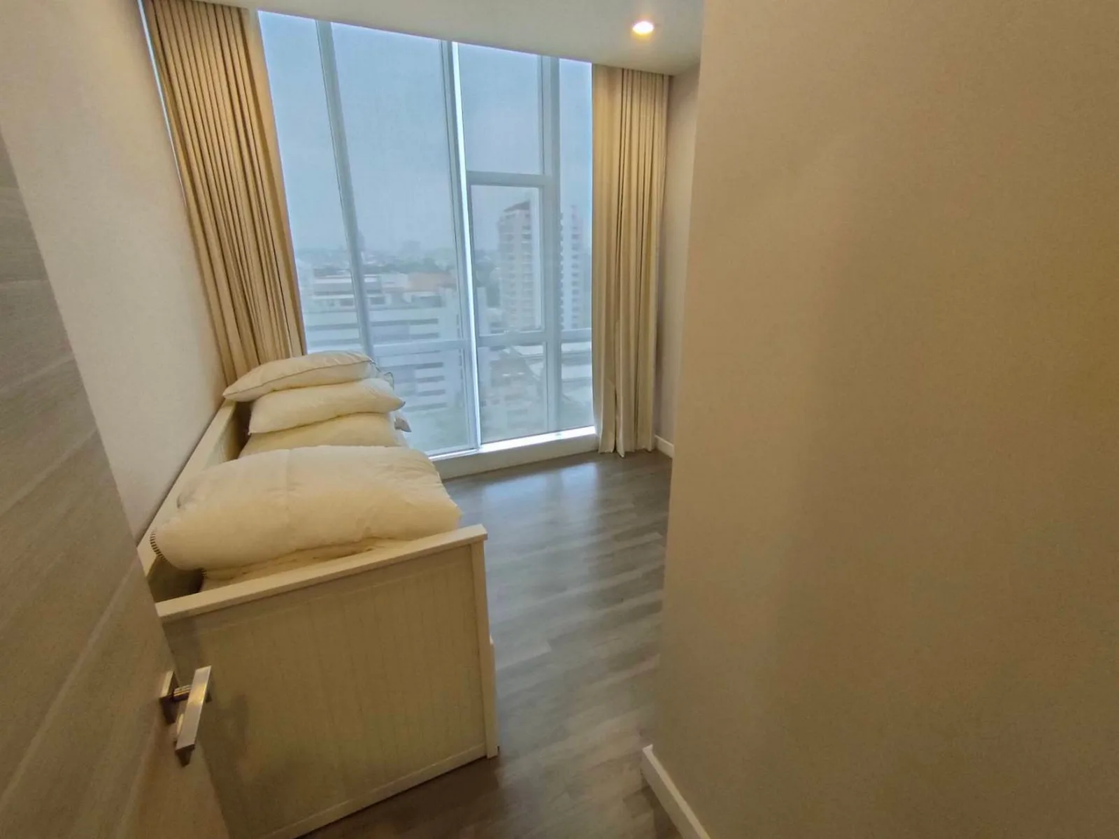 The room Sathorn - TanonPun — photo 9