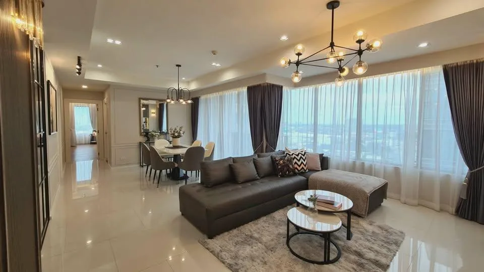 The Emporio Place — photo 1