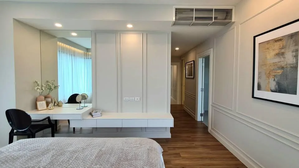 The Emporio Place — photo 9