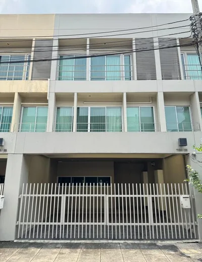 Noble Cube Pattanakarn