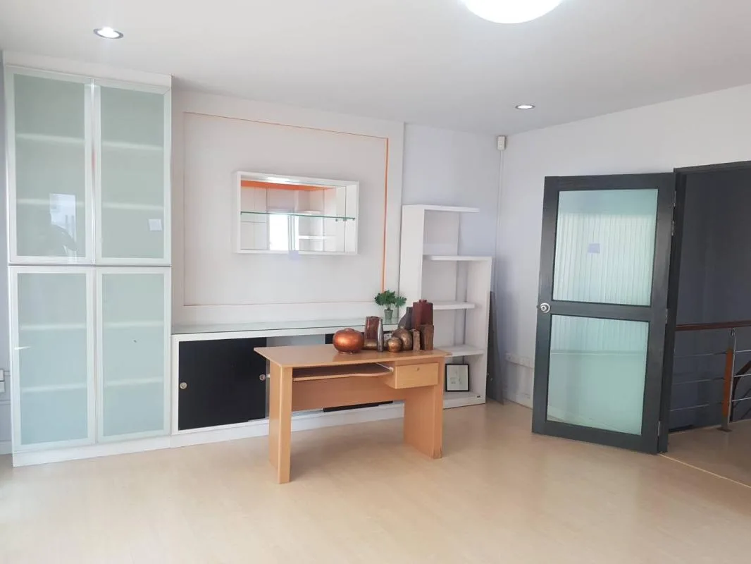 Townhome — photo 10