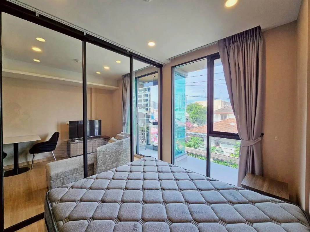 Lloyd Soonvijai-thonglor — photo 4
