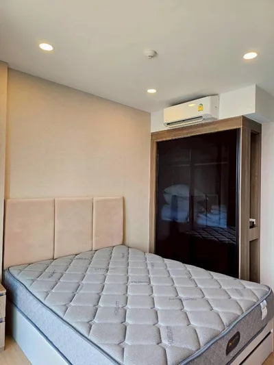 Lloyd Soonvijai-thonglor