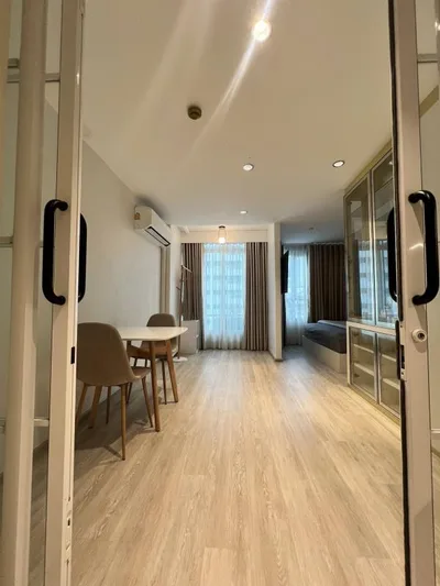 The Clover Thonglor