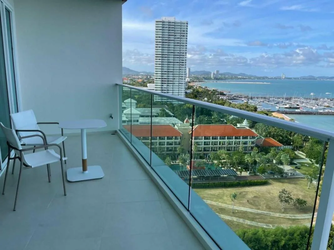 Movenpick White Sand Beach — photo 15