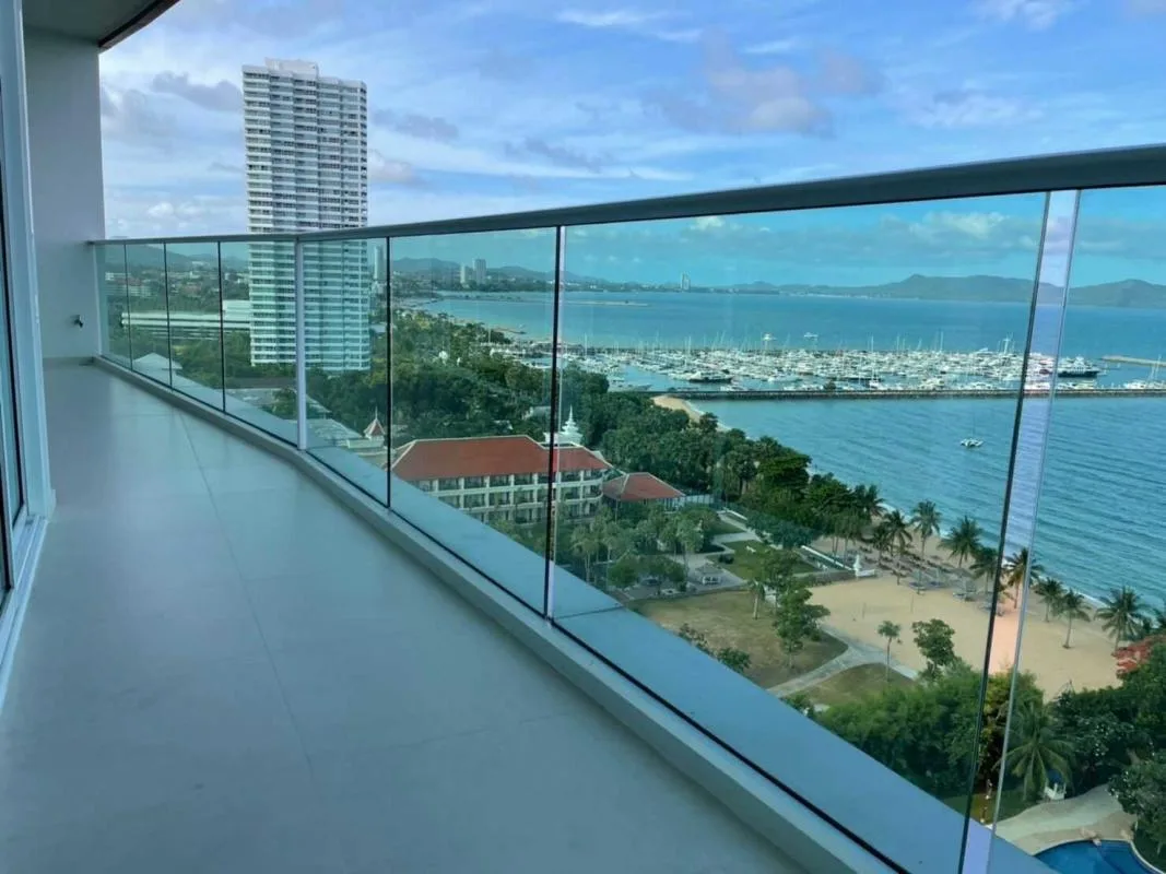 Movenpick White Sand Beach — photo 18