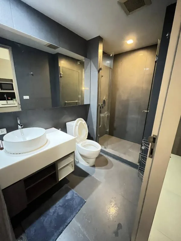 Trapezo Sukhumvit 16 — photo 4