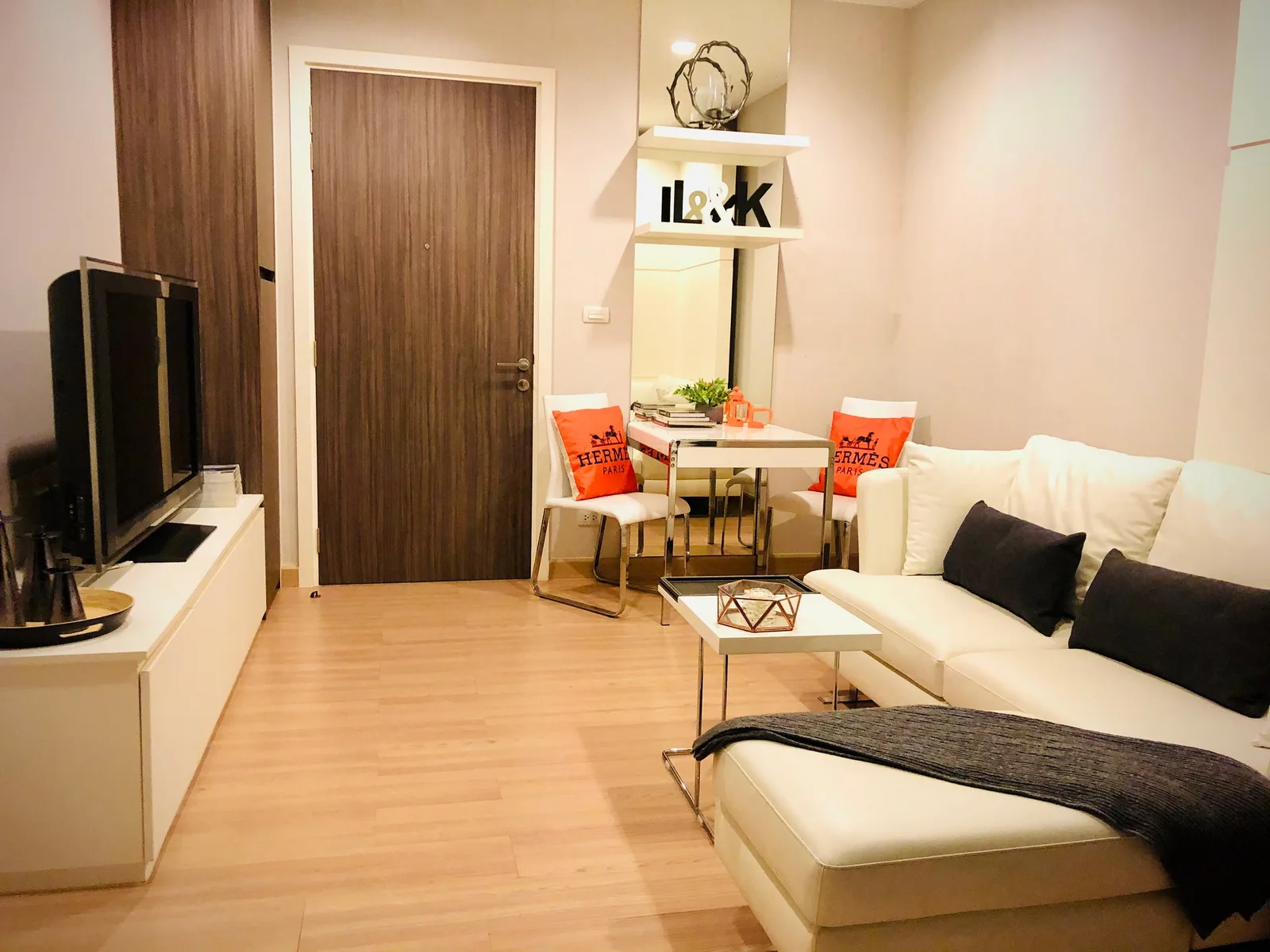 Urbano Absolute Sathon - Taksin — photo 1