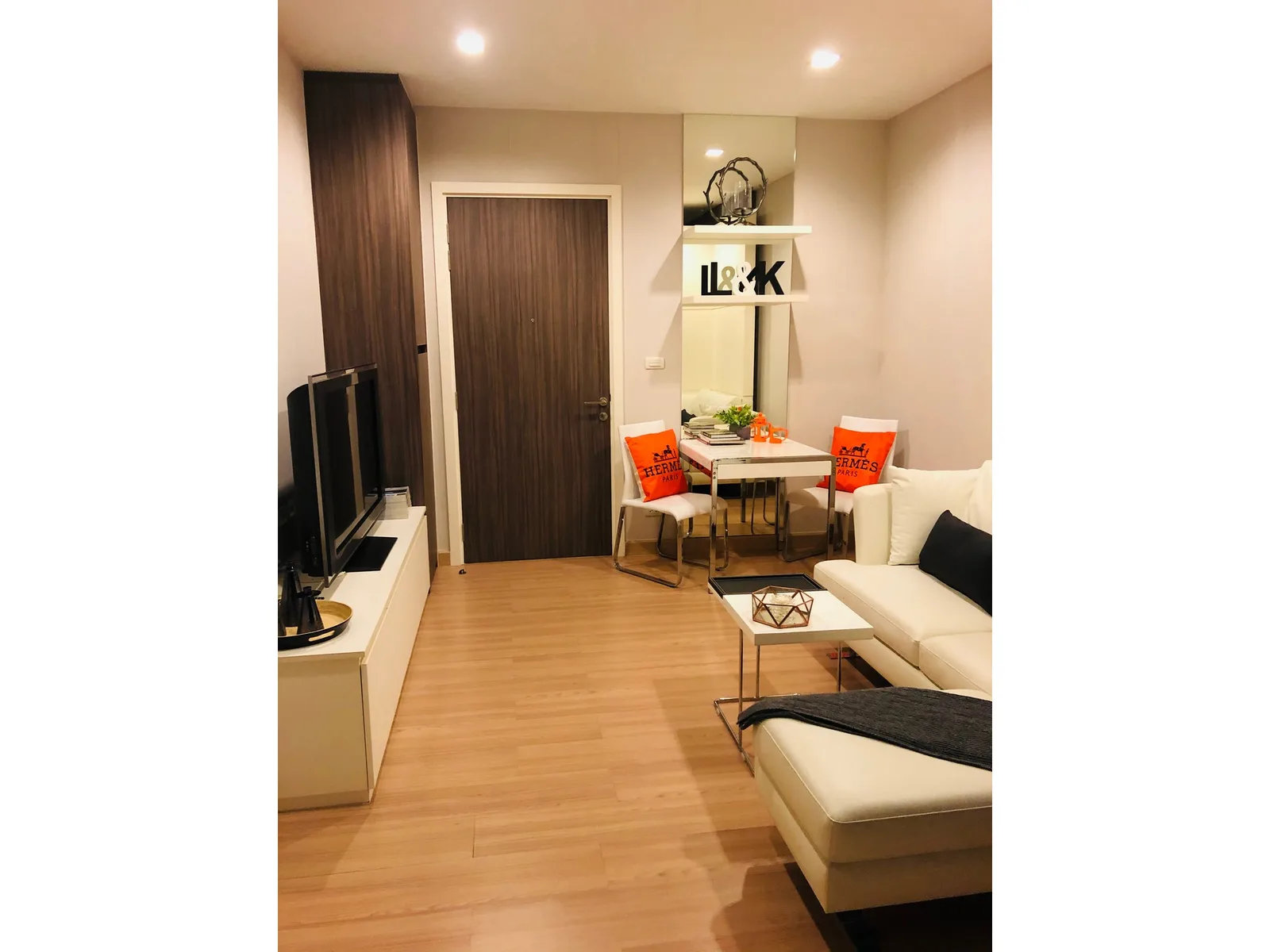 Urbano Absolute Sathon - Taksin — photo 6