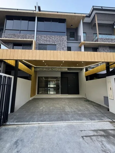 The Landmark Ekamai-ramindra