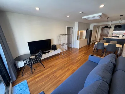 Lake Avenue 16