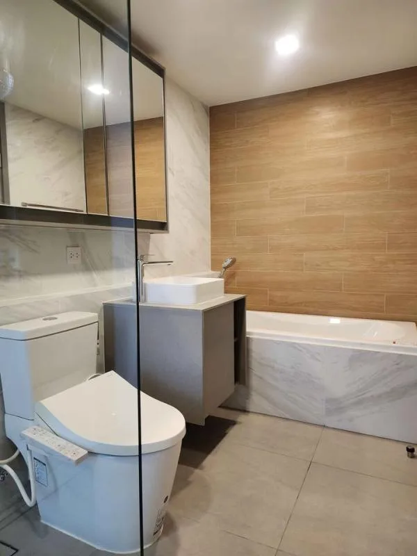 Taka Haus Ekamai 12 — photo 11