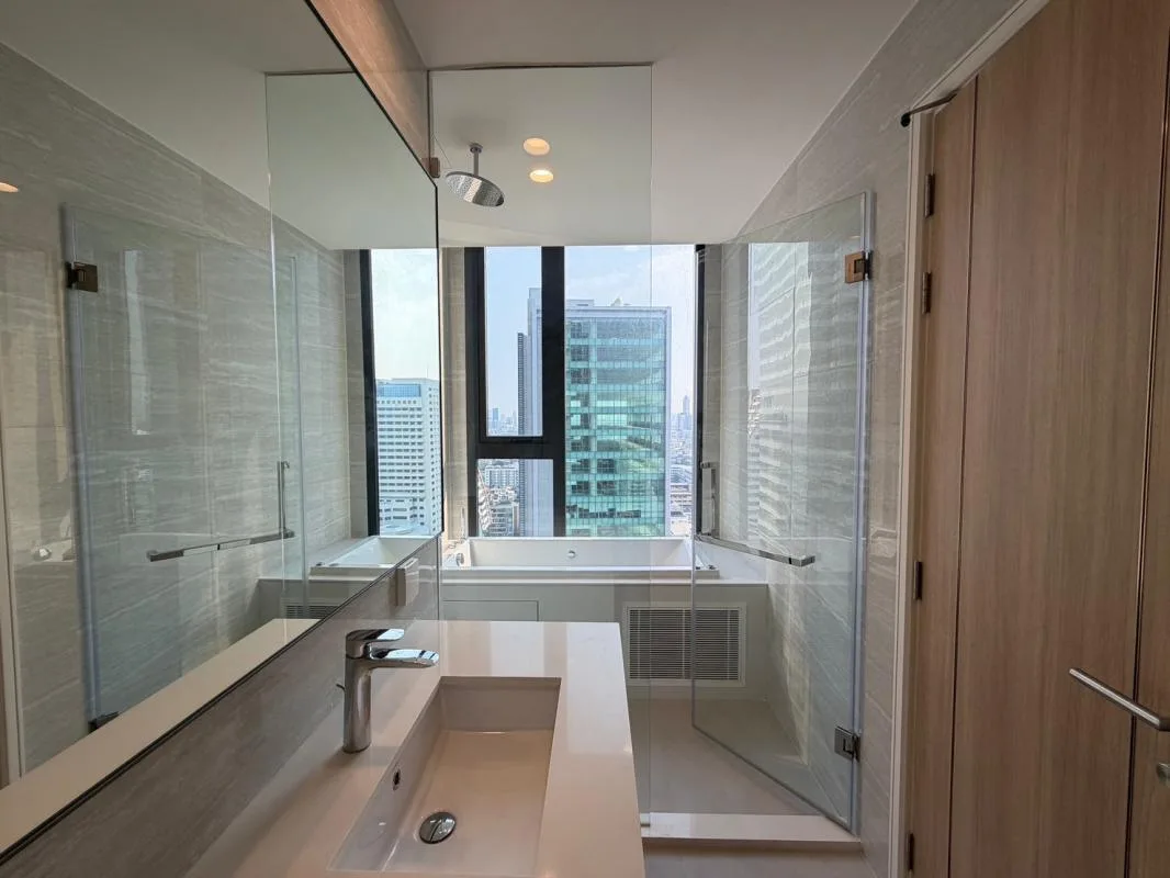 Anil Sathorn 12 — photo 9