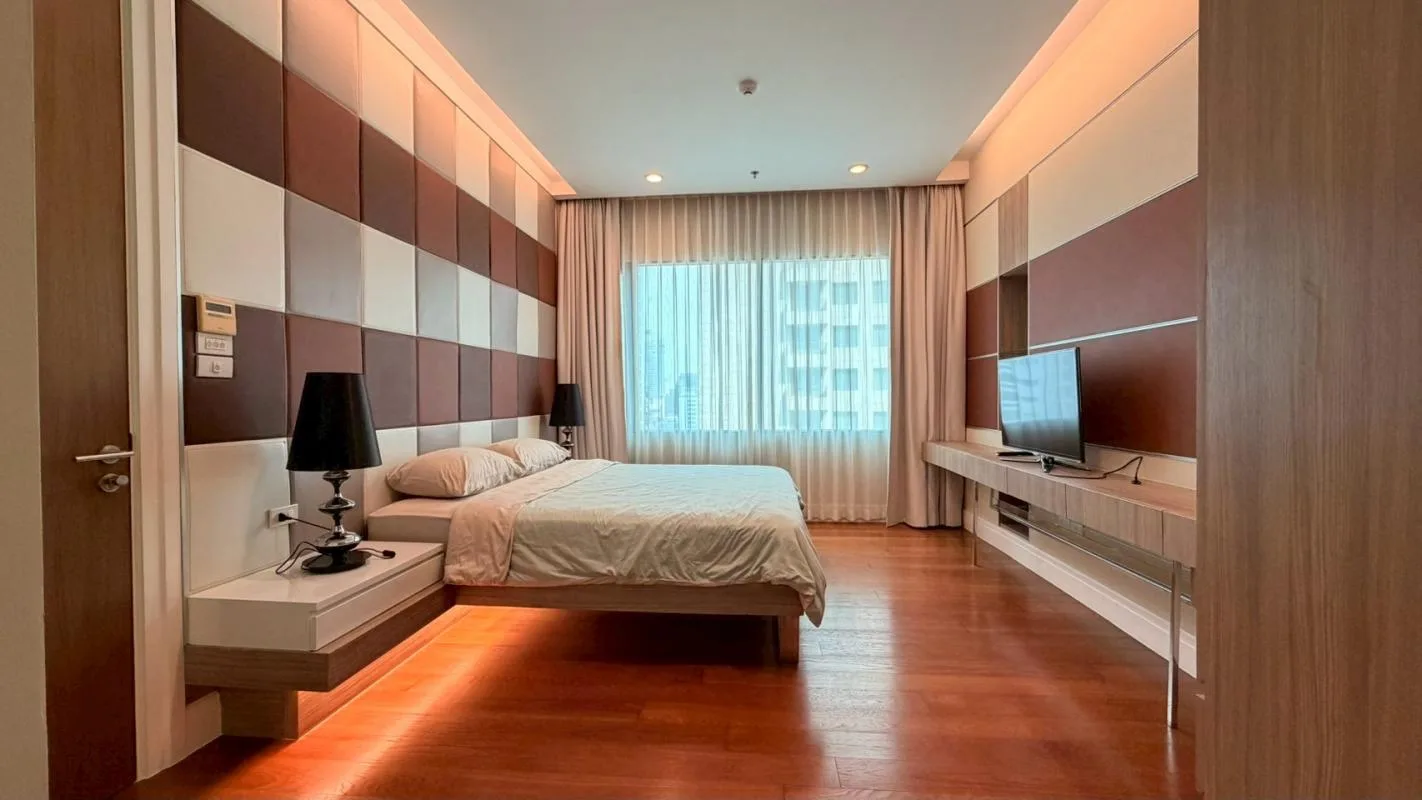 Bright Sukhumvit 24 — photo 14