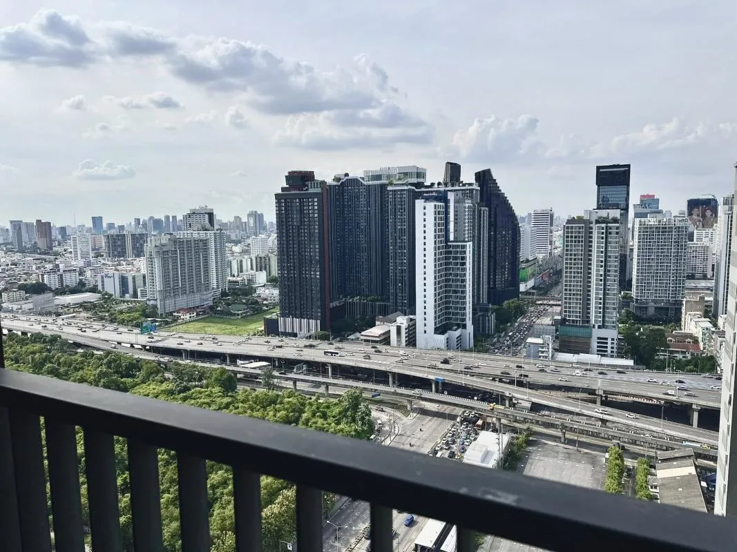 Life Asoke — photo 5