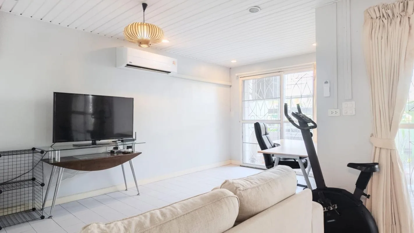 Townhome — photo 3