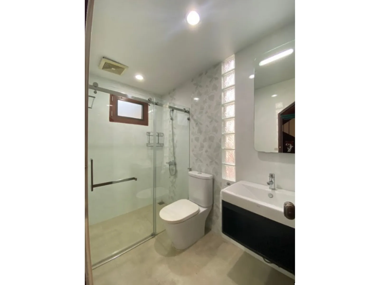 13 Yaek Soi Sammit — photo 11
