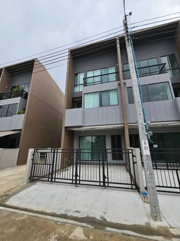 Baan Klang Muang Rama 9 — photo 12
