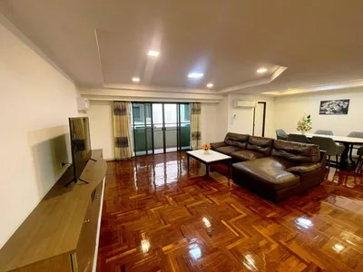 D.h.grand Tower