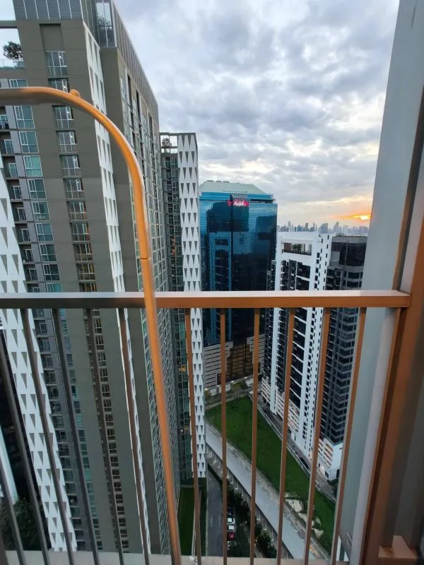 Noble Revolve Ratchada — photo 8