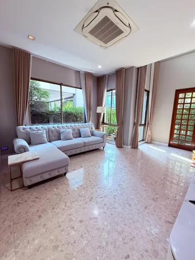 Grand Bangkok Boulevard Srinakarin