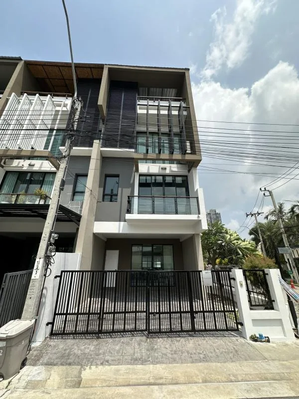 Bless Town Sukhumvit 50 — photo 3